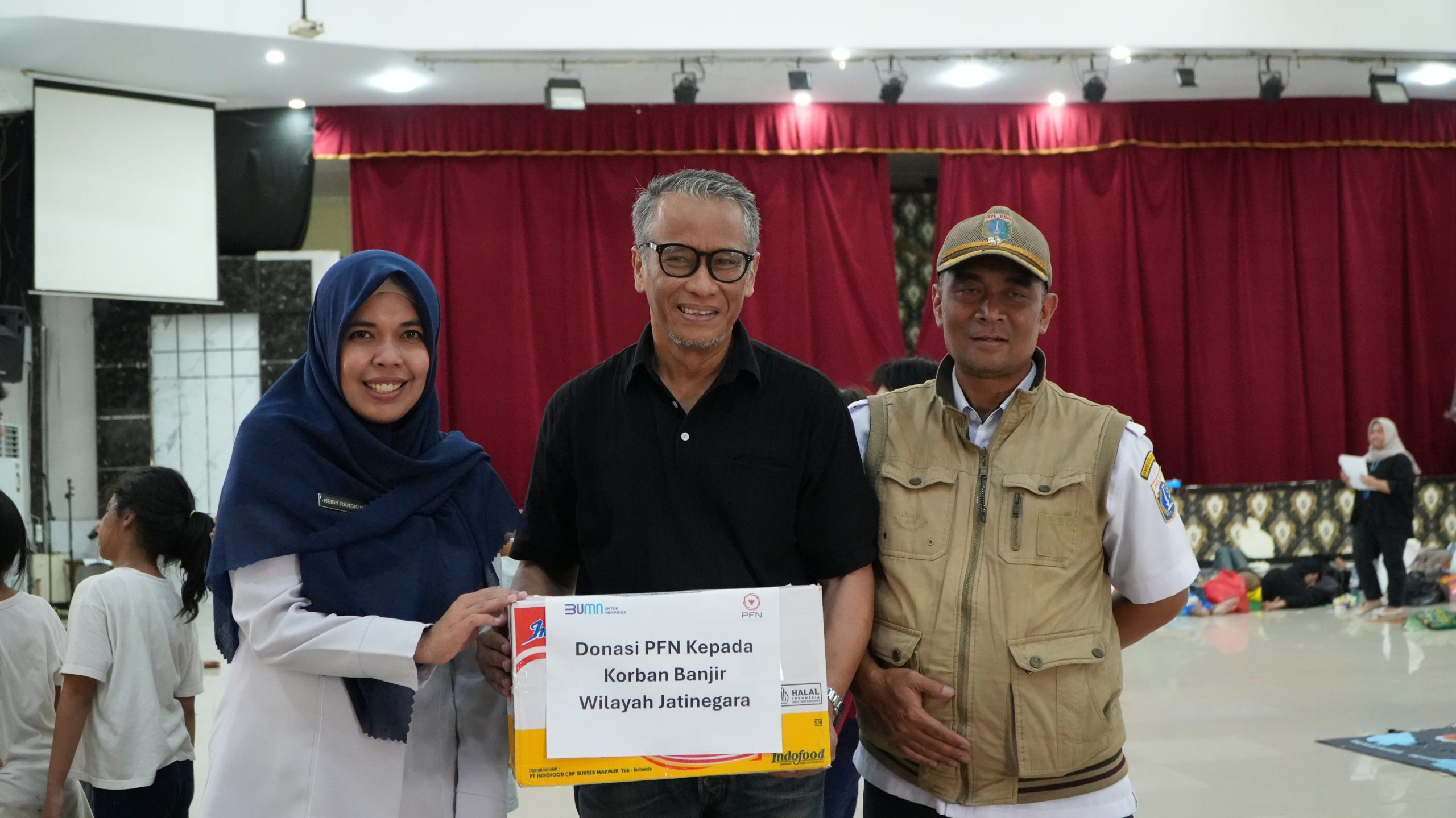PFN Salurkan Bantuan untuk Korban Banjir di Jatinegara (2)