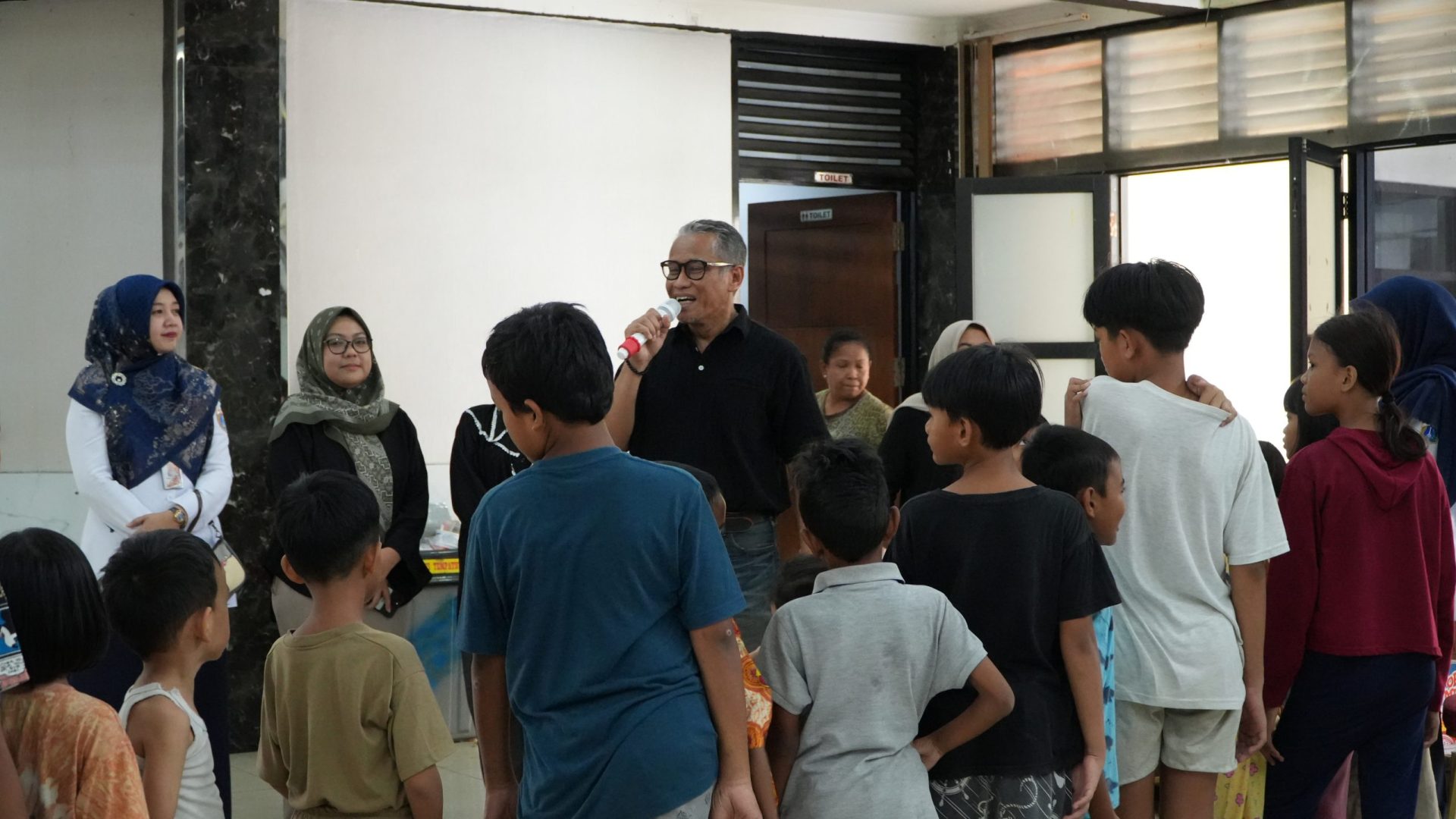 PFN Salurkan Bantuan untuk Korban Banjir di Jatinegara (3)